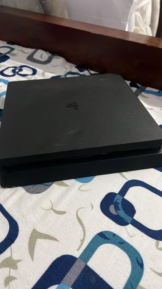 Playstation 4 - 1