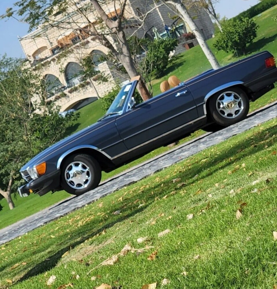 Mercedes SL380, very good condition. bought from US directly from second owner, who earned it since 1995, and droven for 12000 only with proof of documents and service reports. current odometer 96000. - 1