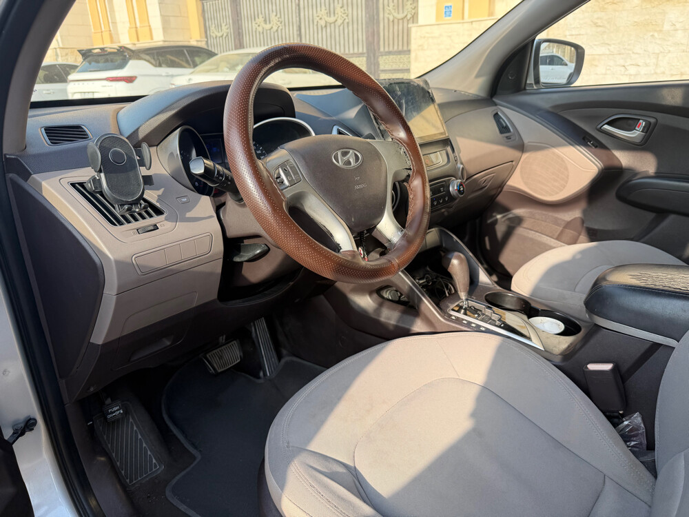 2014 Hyundai Tucson Limited - Used - 5