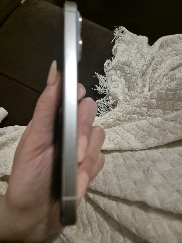  IPhone 15 pro  - 2