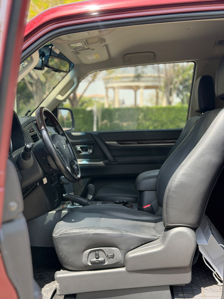 Mitsubishi Pajero - 11