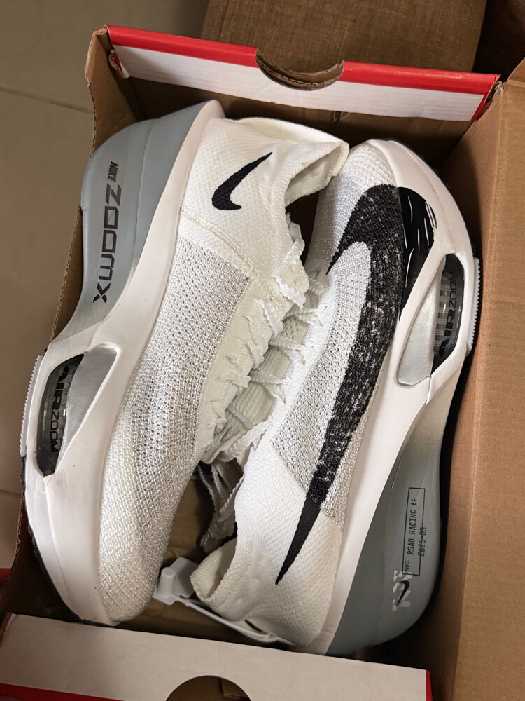 nike running original 42  - 3