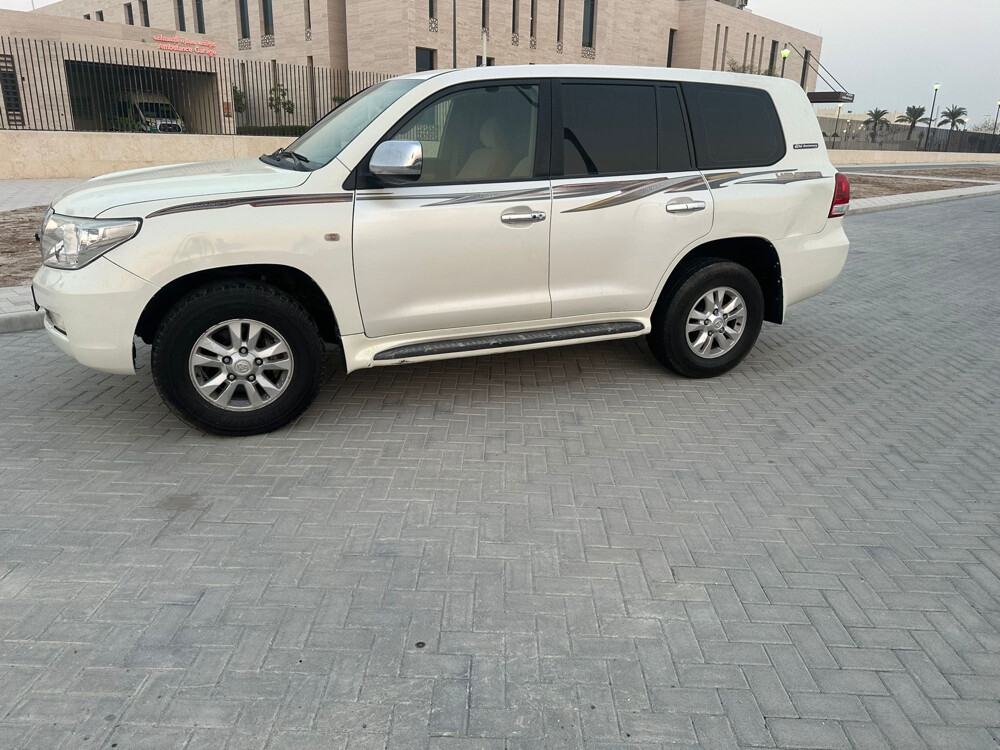 لاندكروزر  - 6