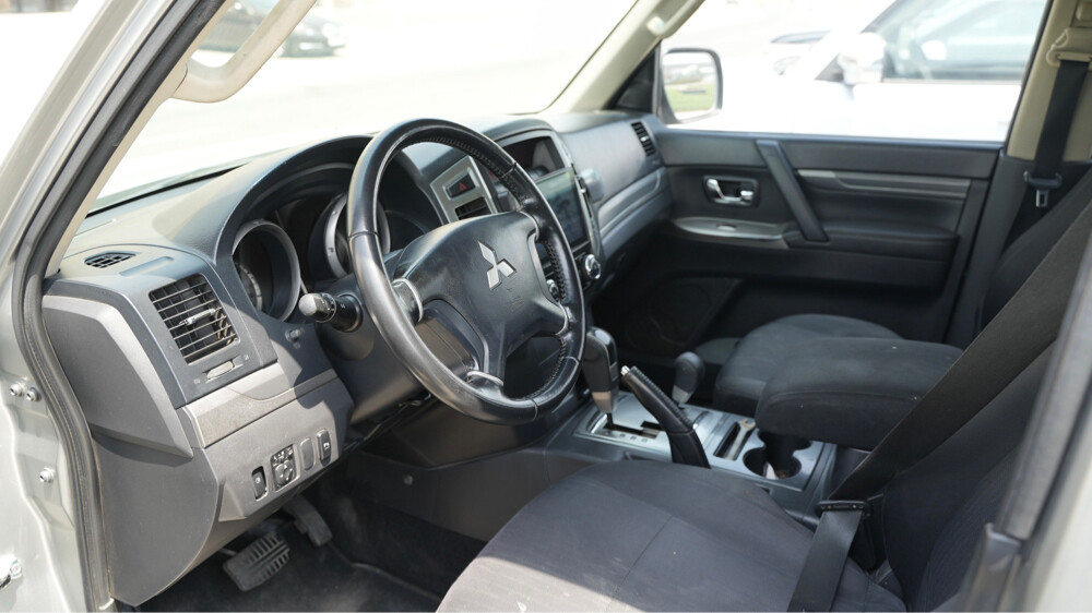 2018 PAJERO GLS FOR SALE - 7