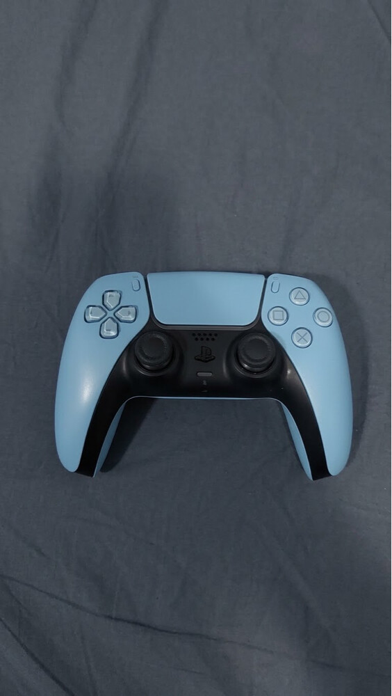 PS5 controller like new  - 1