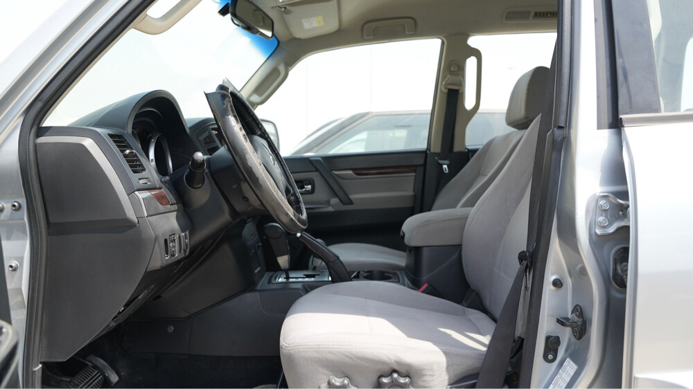 2014 PAJERO LOW KM FOR SALE - 9