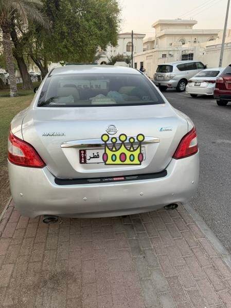 Nissan maxima 2010 family car - 2