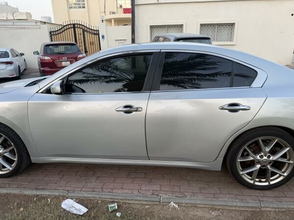 Nissan maxima 2010 family car - 3