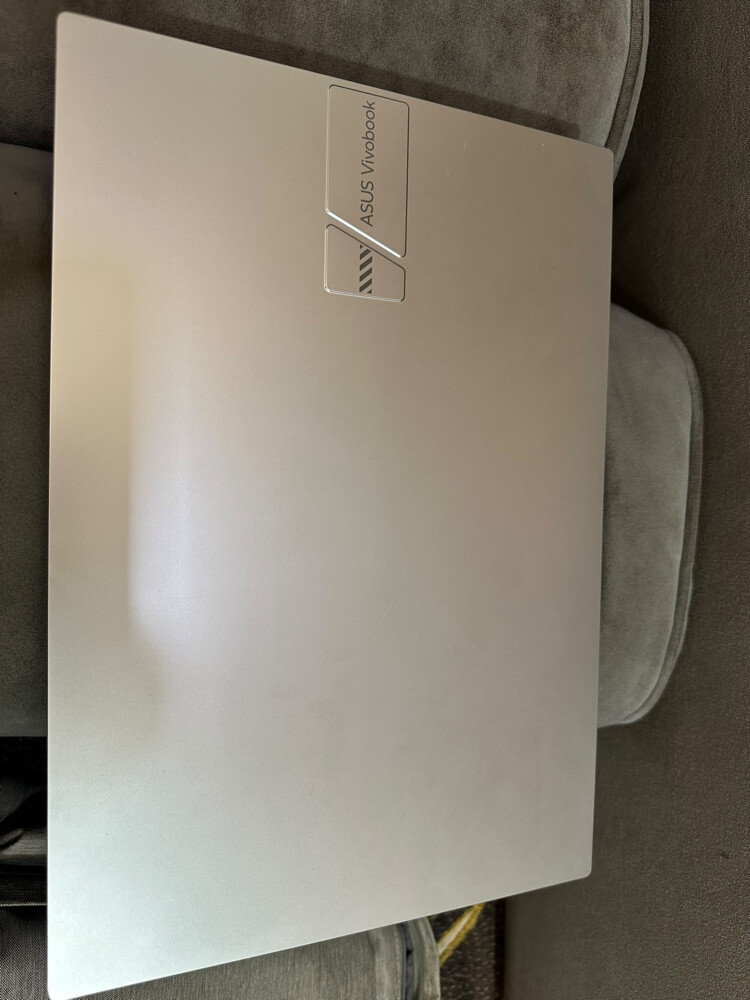 ASUS Vivobook - 3
