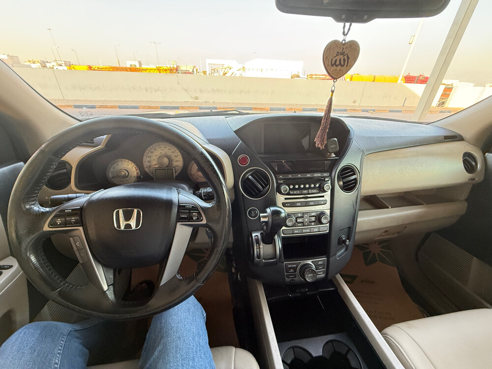 2012 Honda Pilot Touring AWD – Sing - 2