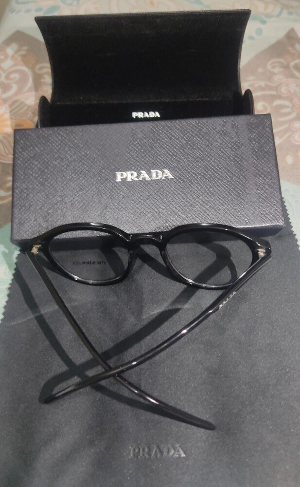 Prada eyeglass - 4
