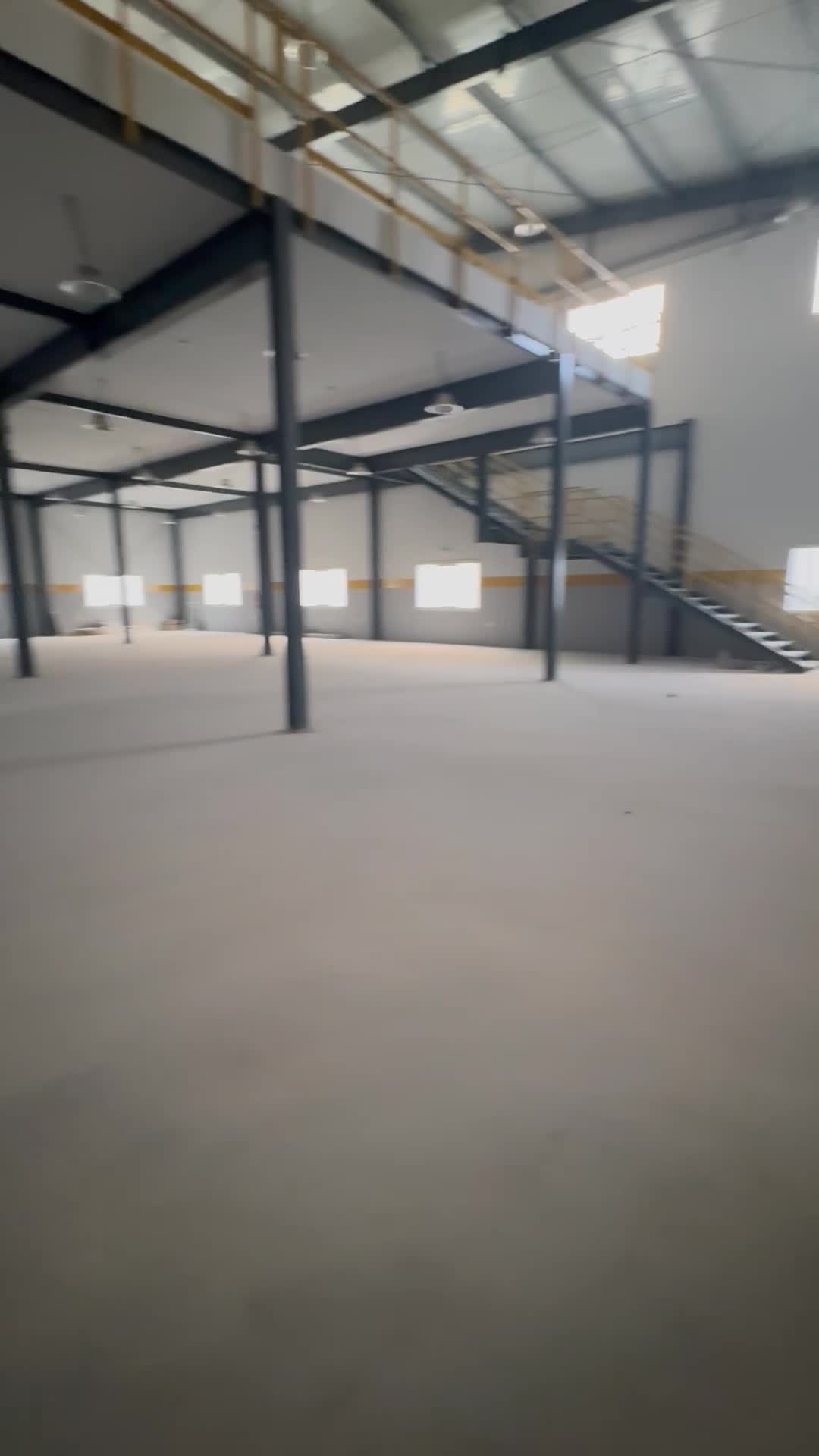 store for rent in berkt Al Awamer  - 1