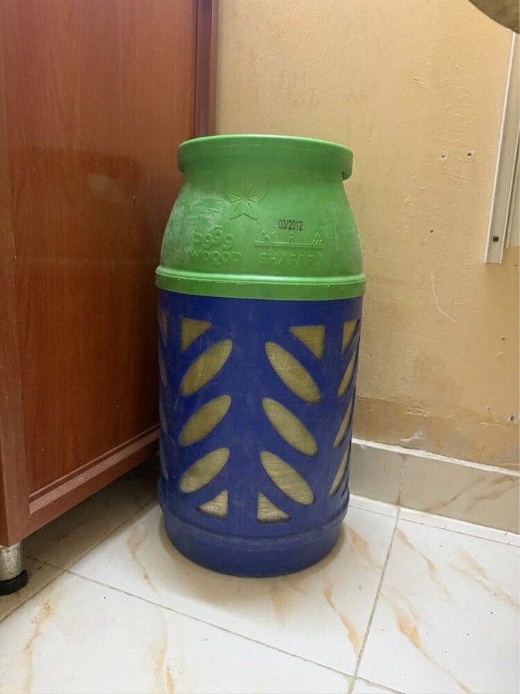 gas cylinder - 1