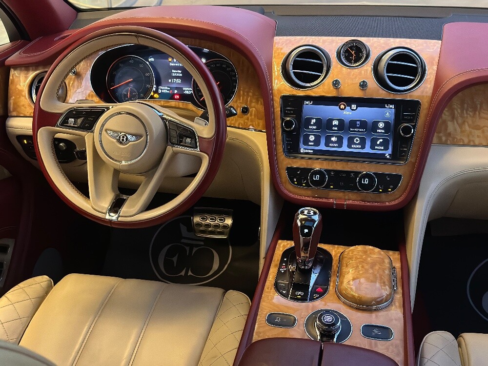Bentley Bentayga 2017 - 18