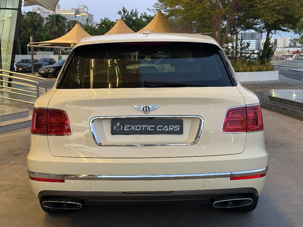 Bentley Bentayga 2017 - 23
