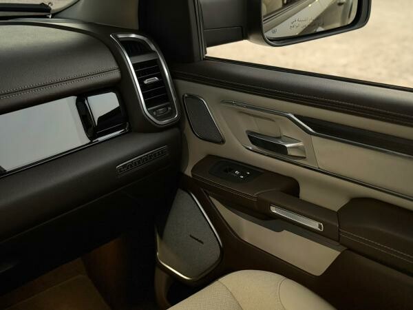 Dodge Ram 1500 Laramie 2025 - 11