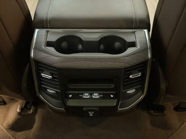 Dodge Ram 1500 Laramie 2025 - 12