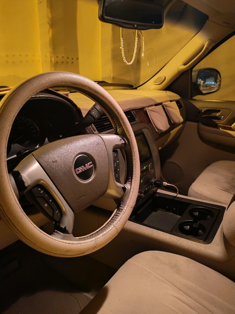 GMC YUKON - 2