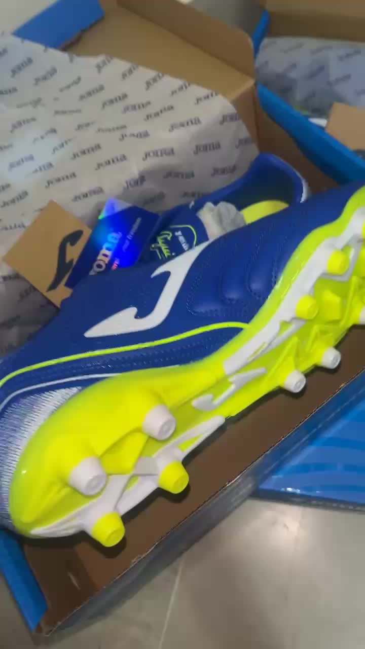 Football shoes - 1