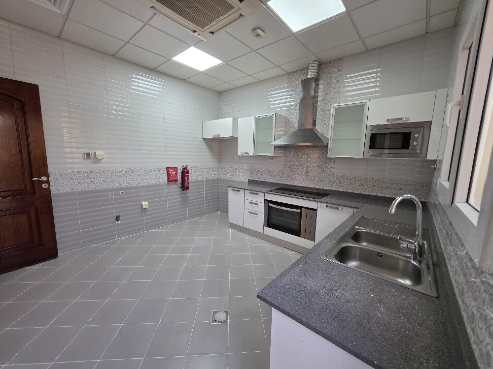 Five-Bedroom Compound Villa rayyan - 7