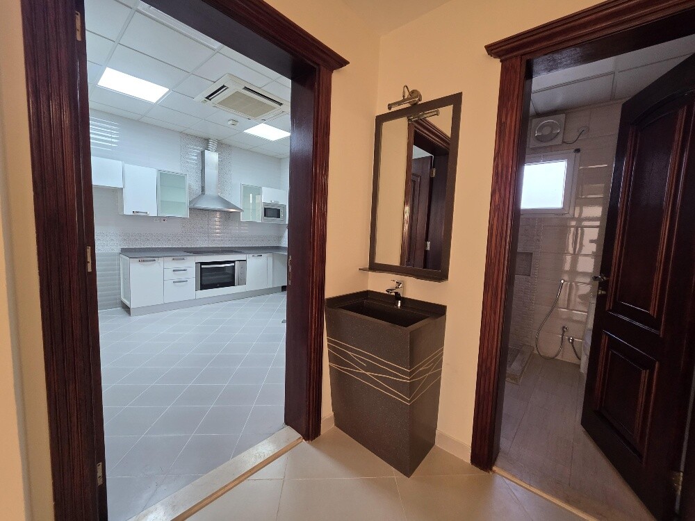 Five-Bedroom Compound Villa rayyan - 11