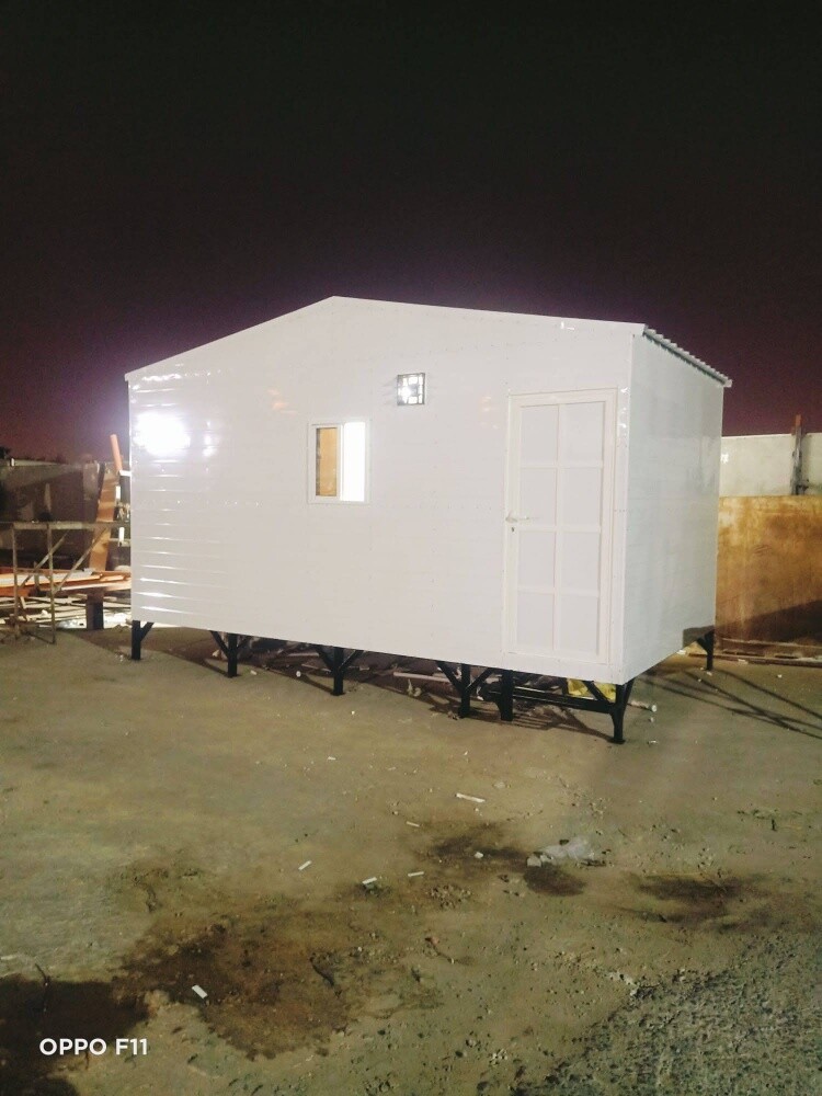 Caravan Cabin toilet& Kitchen - 3