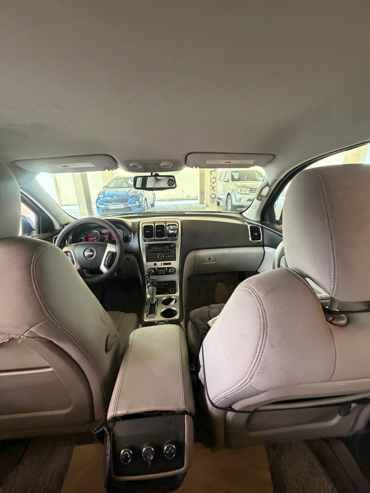 GMC - ACADIA / LOW MILEAGE  - 8
