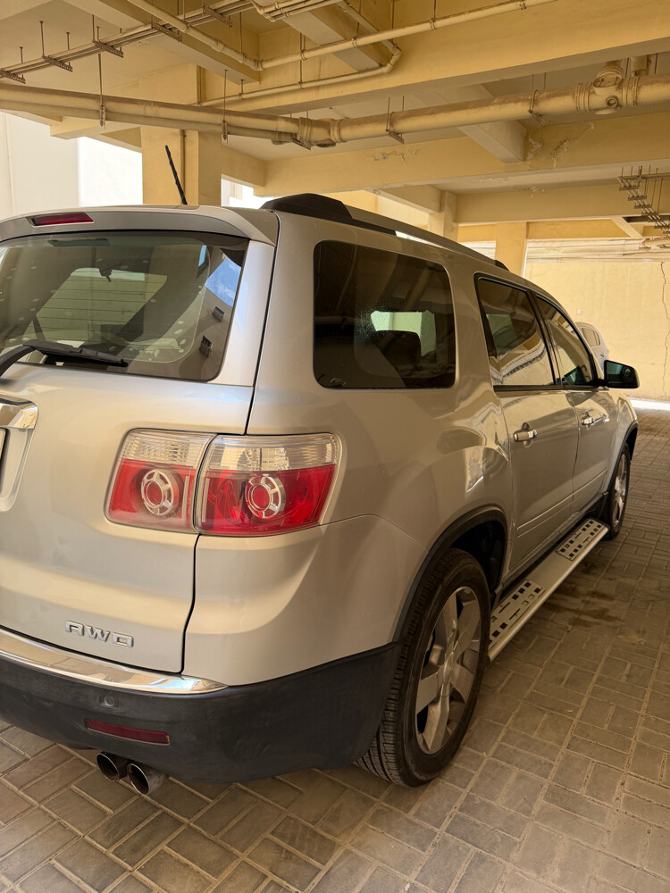 GMC - ACADIA / LOW MILEAGE  - 4