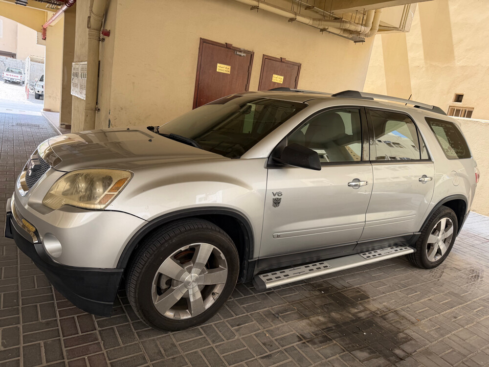GMC - ACADIA / LOW MILEAGE  - 3