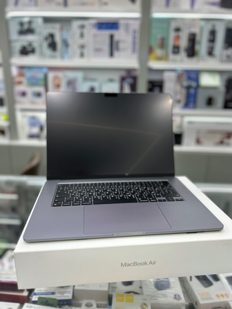 MacBook Air M2 (15 inch 2023) 8/256 - 9