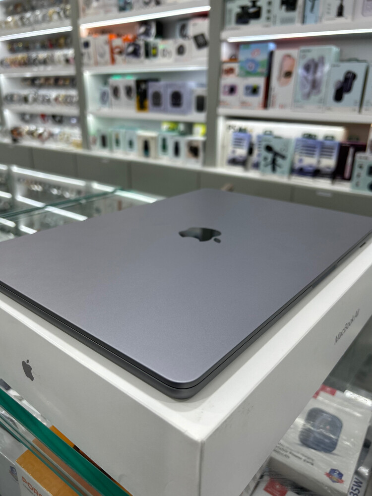 MacBook Air M2 (15 inch 2023) 8/256 - 3