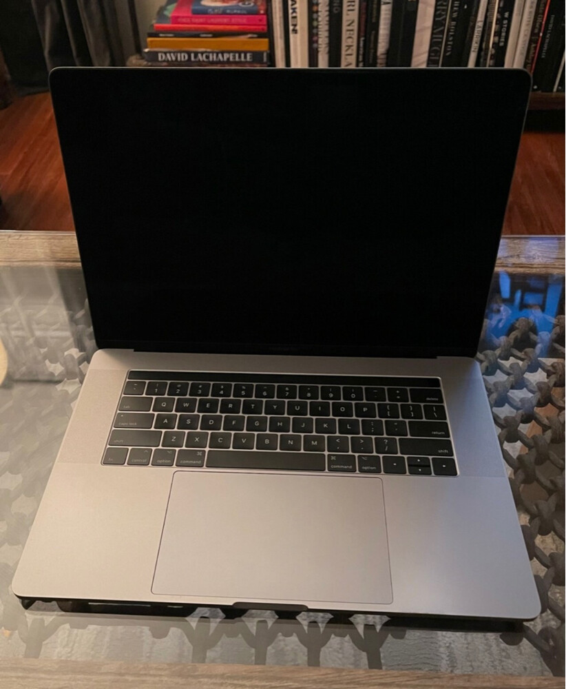 Macbook Pro 15 inch - 2