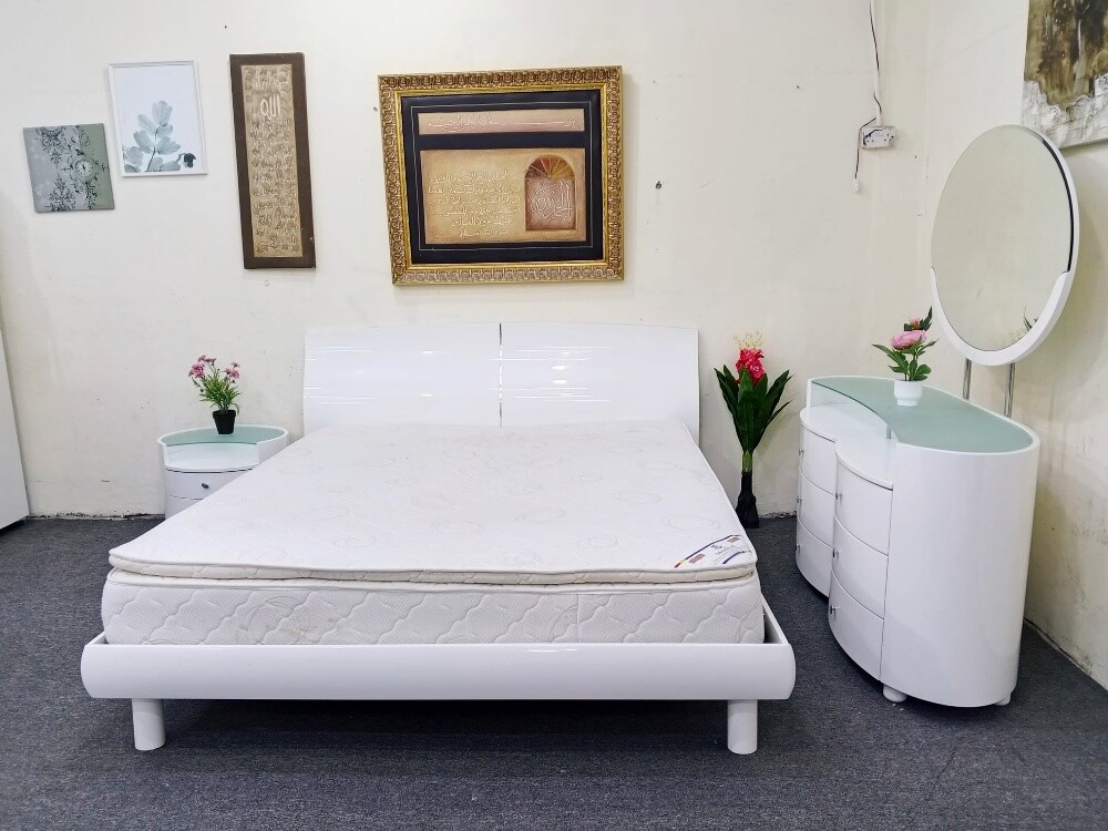home Centre brand full bedroom set - 7