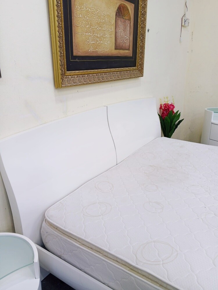 home Centre brand full bedroom set - 8