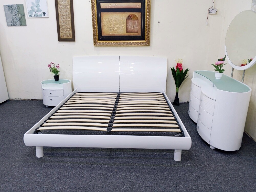 home Centre brand full bedroom set - 7