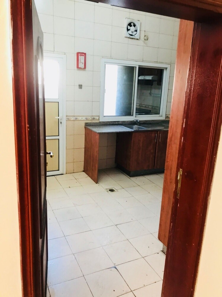 للبيع بيت دورين في م خ ج - 5