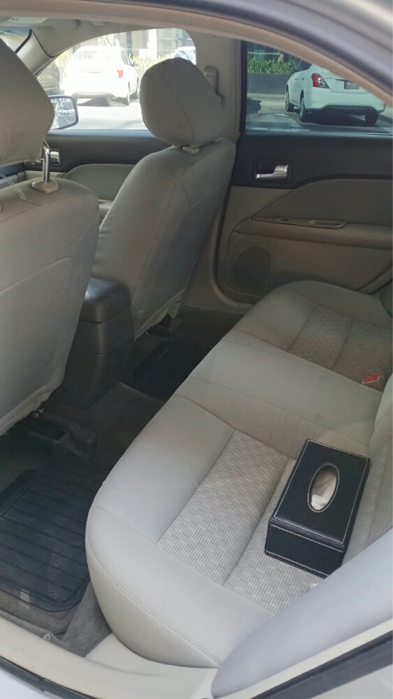 FOR SALE: Ford Fusion - 2