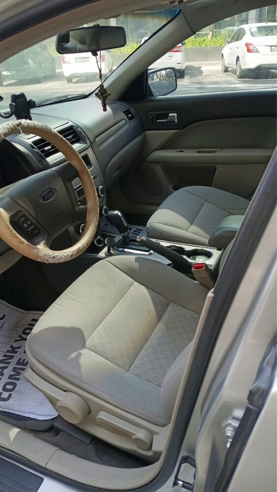 FOR SALE: Ford Fusion - 4