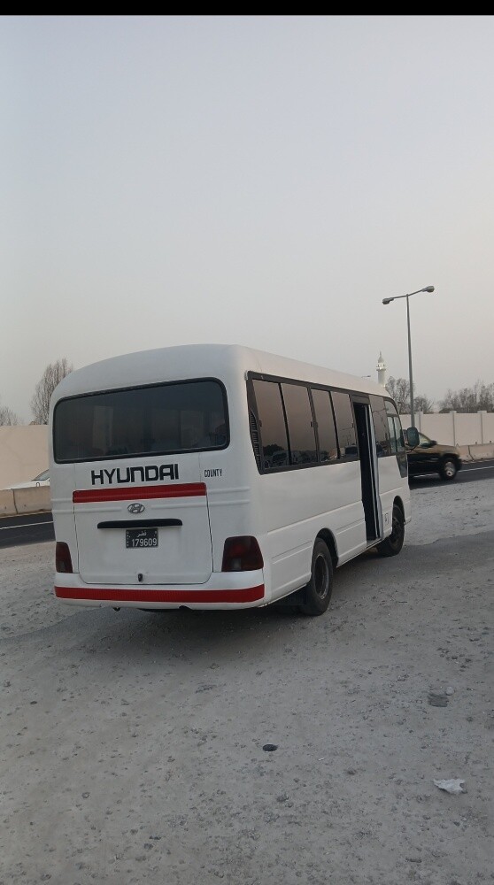 Hyundai bus in excellent condition - 2