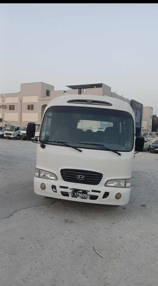 Hyundai bus in excellent condition - 1
