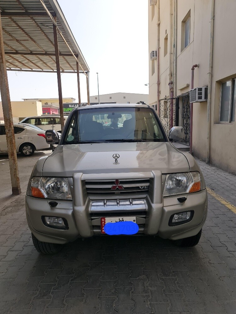 ميتسوبيشى باجيرو - 1