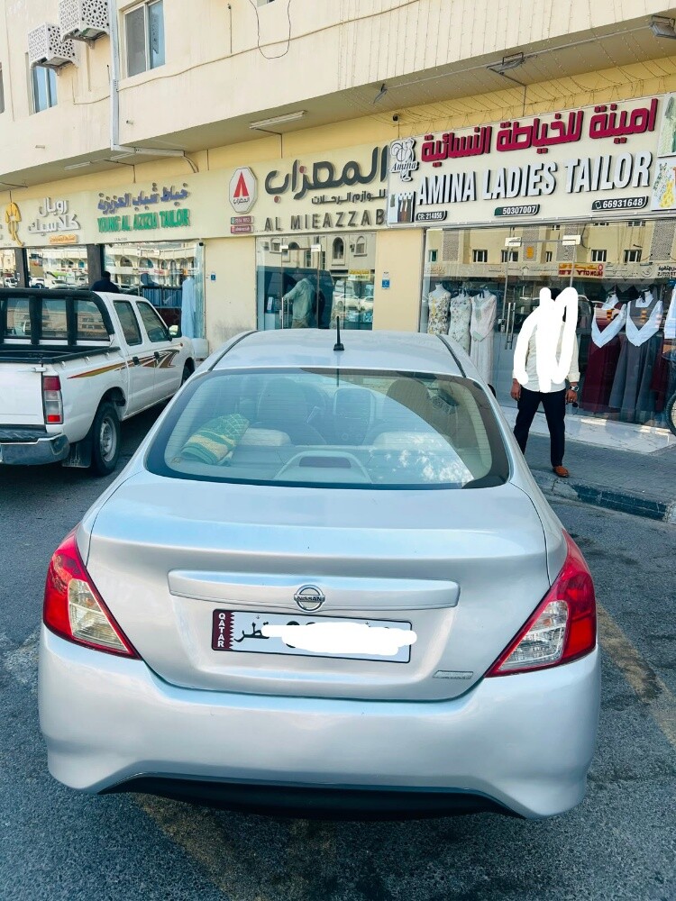 Nissan Sunny  - 4