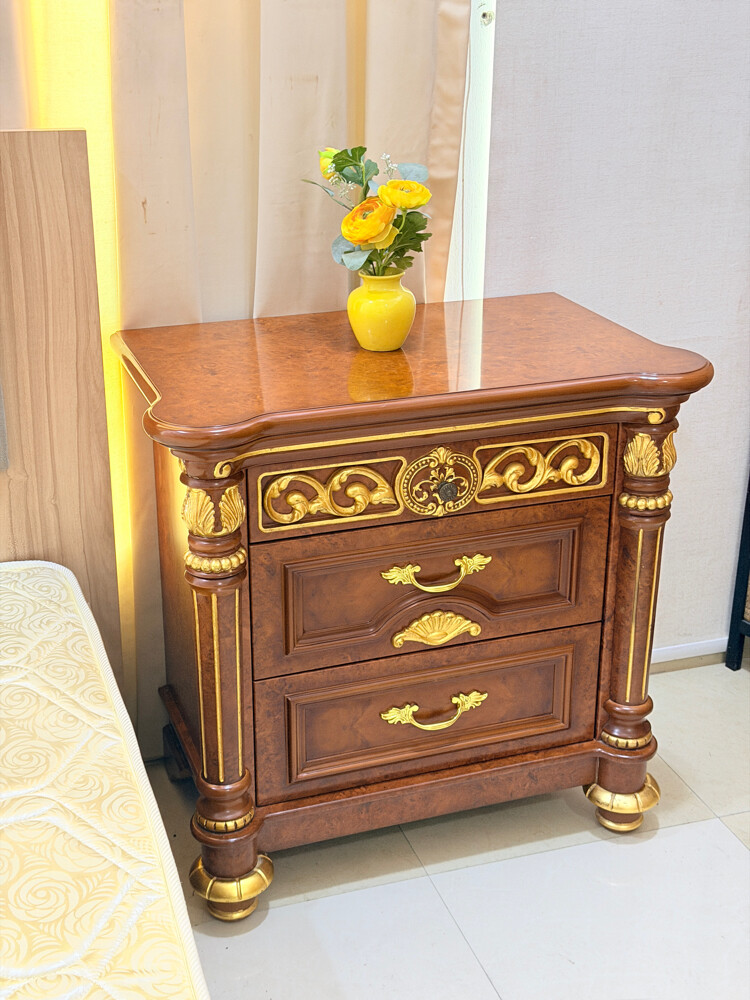 Luxury One side table For sale  - 1