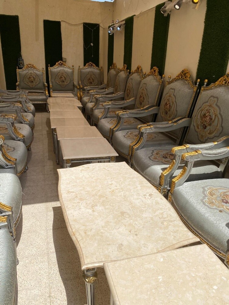 للبيع العاجل 20 كرسي 12طاولة - 1