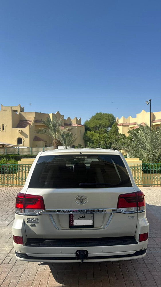 2019 Land Cruiser Grand Touring V8 - 2