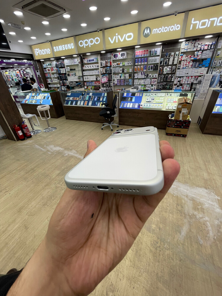 iPhone 17 pm 256GB 97% battery. - 2