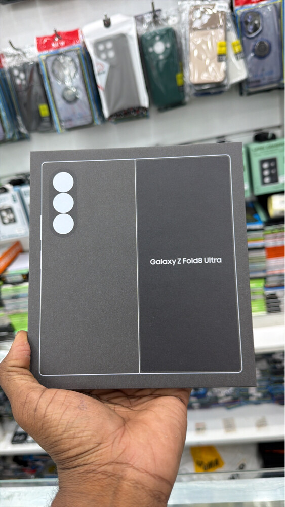 Samsung Galaxy Z Fold 8 Ultra - 5