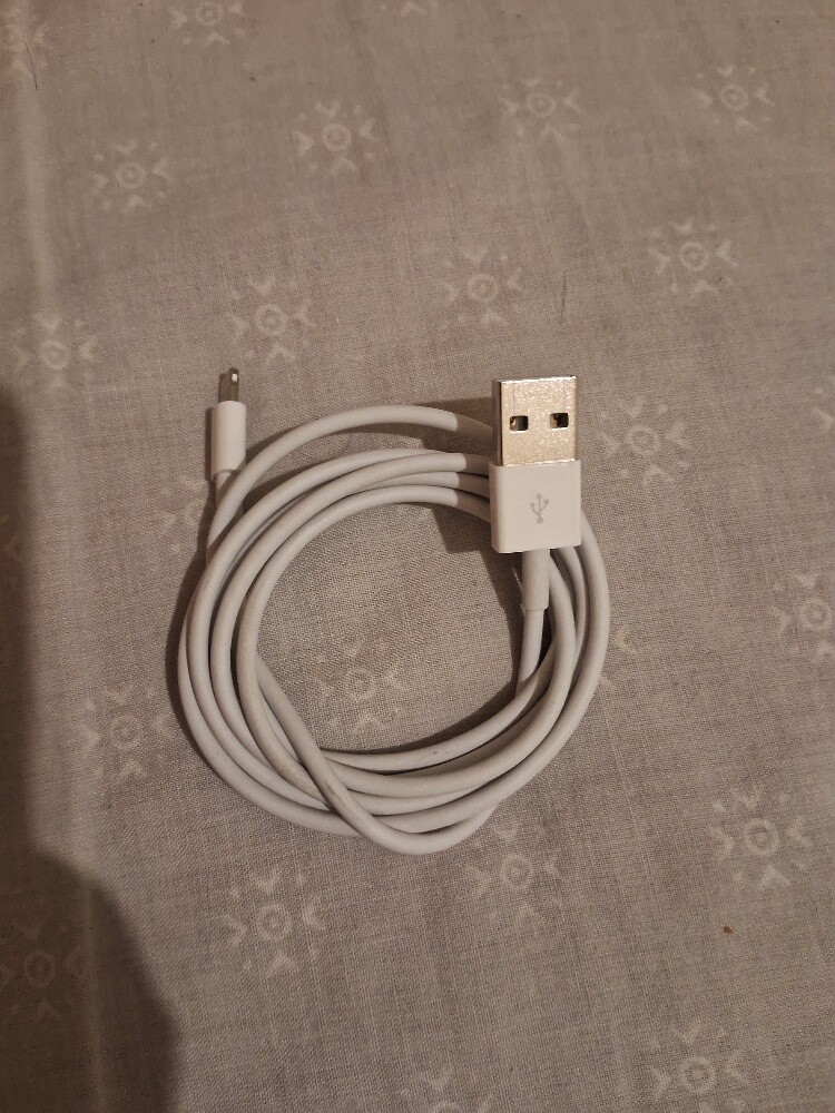 iPhone and Samsung items - 9