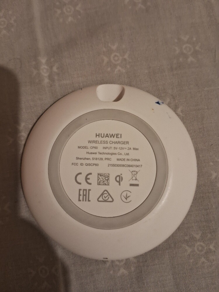 iPhone and Samsung items - 8