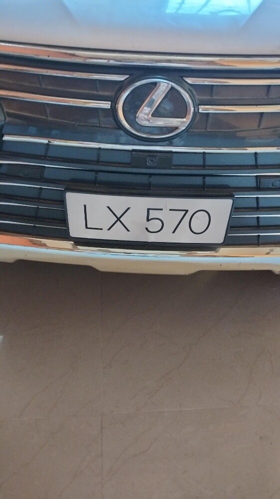 LX570 CAR - 1